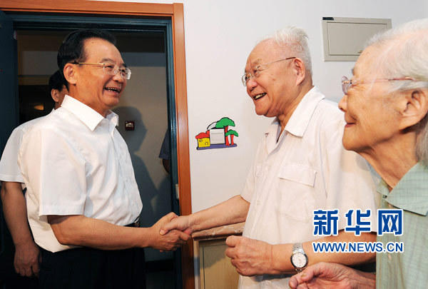 温家宝撰文追忆数学家吴文俊：鞠躬尽瘁 死而不已