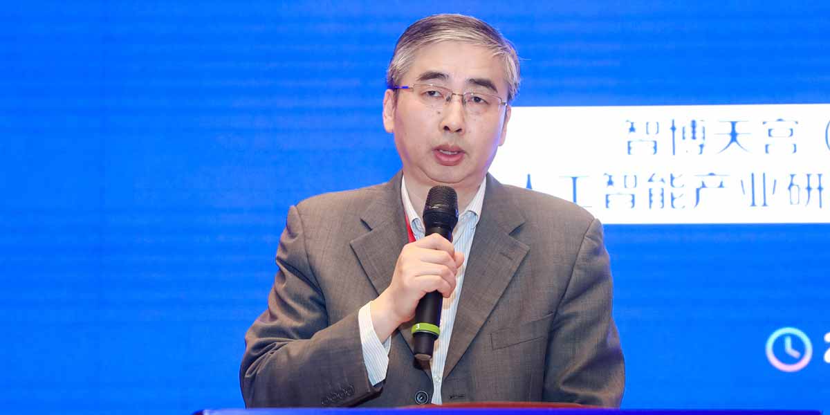 苏州市民营科技促进会首席顾问富国荣致辞